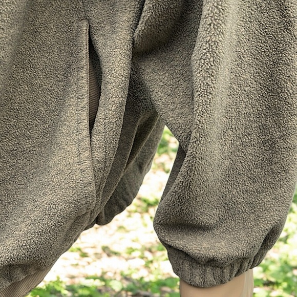 Croft & Barrow Sport Grayish Tan Quarter Zip Drop Shoulder Fleece Pullover - Picture 7 of 16